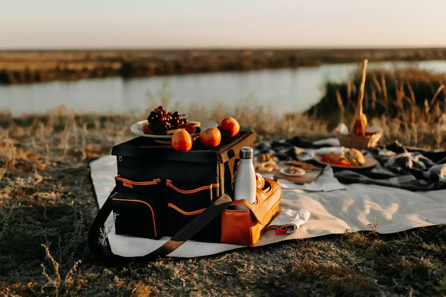 waterproof bottom picnic blanket